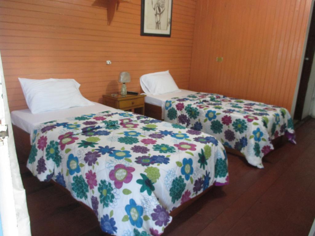 Hotel Flemming Tree Providencia Island Екстериор снимка